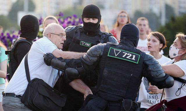 Sicherheitskräfte gehen in Minsk gegen Demonstranten vor