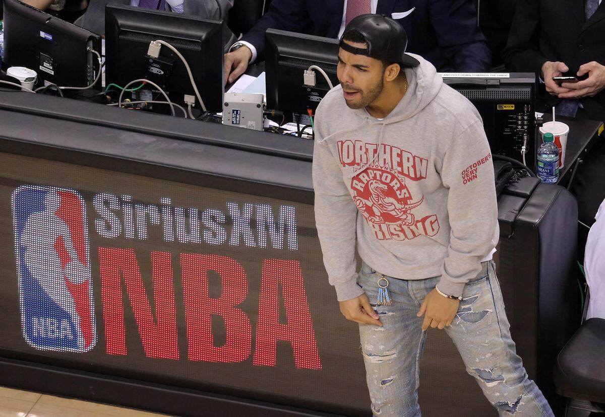 Kleiner Aufstand. Rapper Drake verliert bei einem Spielzug der Brooklyn Nets die Contenance.