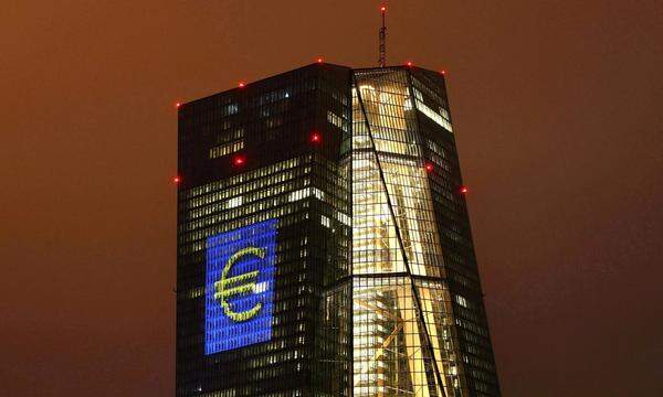 Die Europäische Zentralbank (im Bild ihr Hauptquartier in Frankfurt) will im Oktober entscheiden.