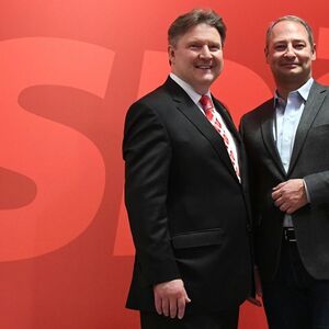 SPÖ-Wohnbaustadtrat Michael Ludwig und der geschäftsführende SPÖ-Parlamentsklubchef Andreas Schieder 