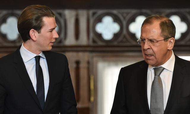 Sergej Lawrow empfängt Sebastian Kurz nach dessen Nachtflug aus Washington in Moskau.