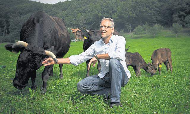 Nach der Radsportkarriere lehrt Gerhard Zadrobilek als Coach den Weg zu mentaler Fitness und züchtet auf seinem Bauernhof Kobe-Rinder.