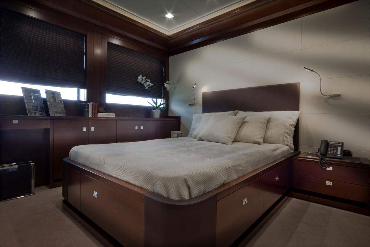 Vier Gästezimmer und eine Master Suite sorgen für großzügigen Komfort.
