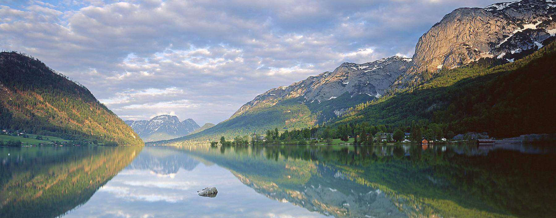 Von See zu See zu See im Salzkammergut radeln. Hier: der traumschöne Grundlsee.