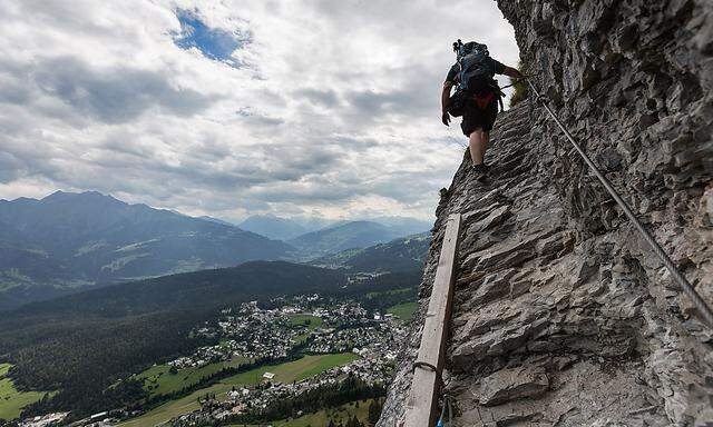 Steirische Bergrettung holt erschöpfte Ungarin aus Klettersteig 