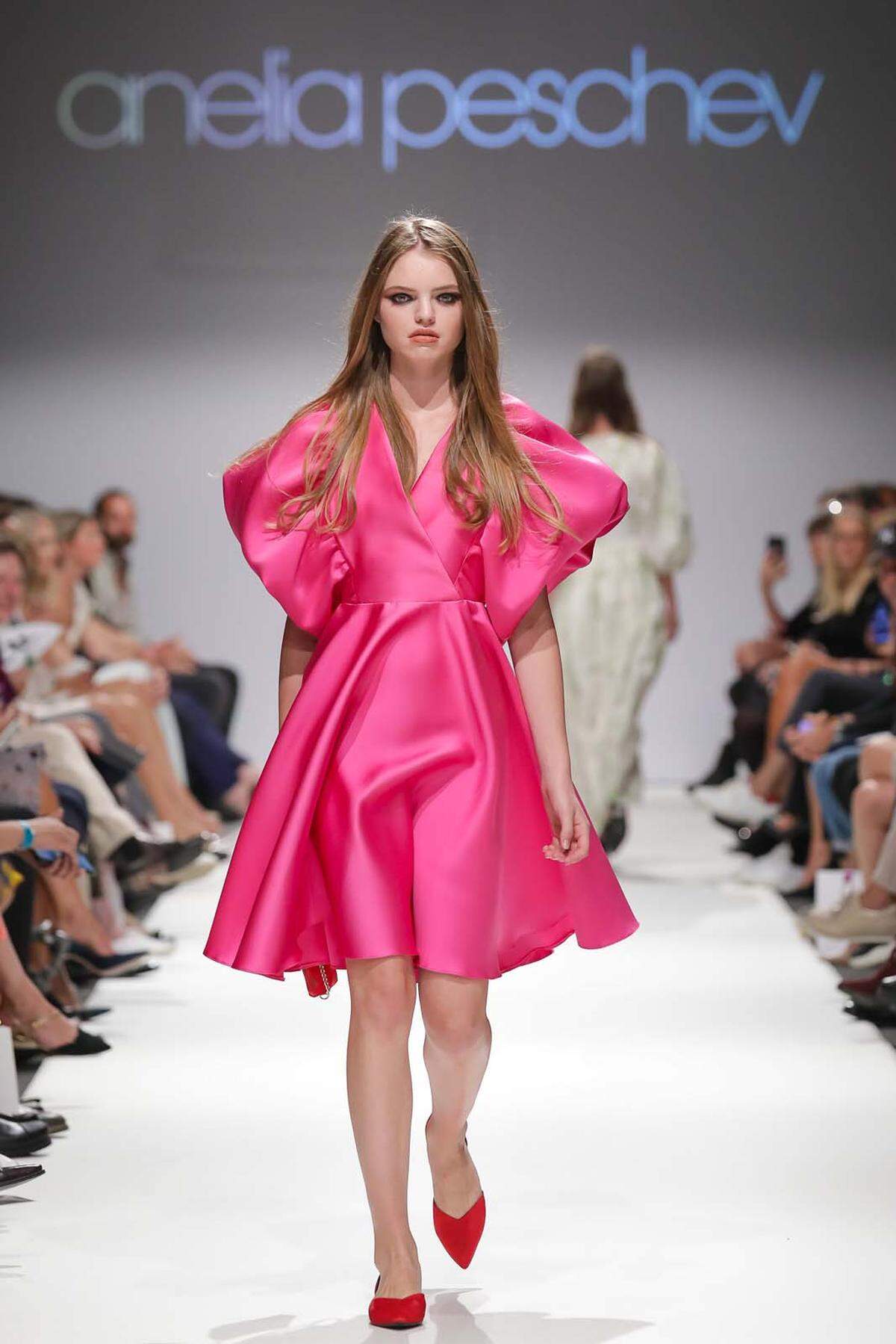 Die im bulgarischen Sofia geborene und in Wien aufgewachsene Modemacherin hat längst viele modeaffine Fans. 