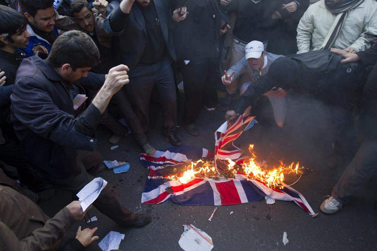 Das britische Außenministerium zeigt sich in einer ersten Reaktion "empört".