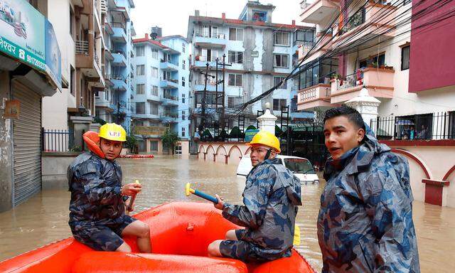 Ein Bild aus einem überschwemmten Viertel der nepalesischen Hauptstadt Kathmandu.