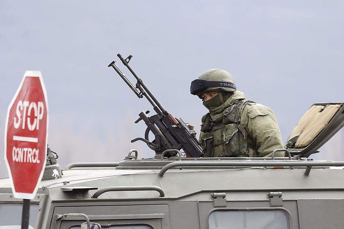 Gekommen, um zu bleiben? Unter den drohenden Waffen russischer Soldaten findet am Sonntag die Abstimmung über einen Anschluss der Krim an Russland statt.