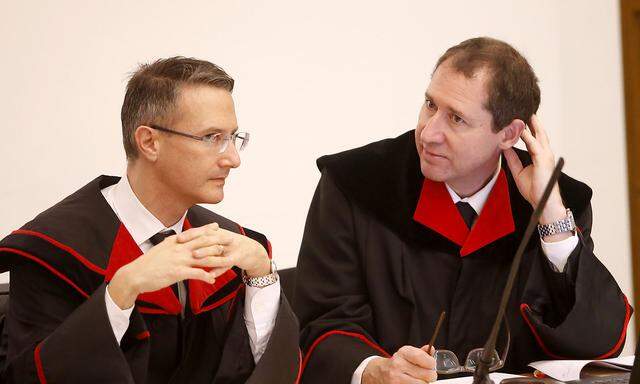 Die Staatsanwälte Thomas Liensberger (l.) und Eberhard Pieber vor Verhandlungsbeginn