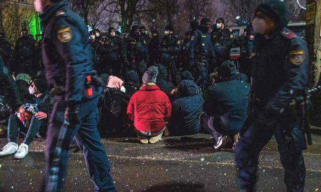 Die Exekutive hatte den Protest gegen die Abschiebung am 28. Jänner 2021 – es war auch Lockdown – in der Früh aufgelöst.