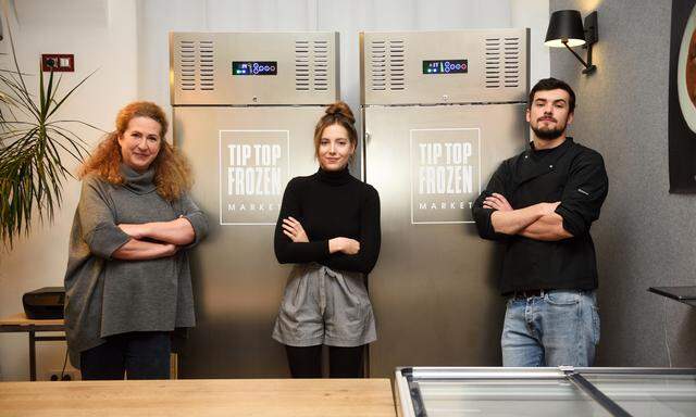 Margit Köffler mit ihrer Schwiegertochter Marie Bohrer und ihrem Sohn Jakob.