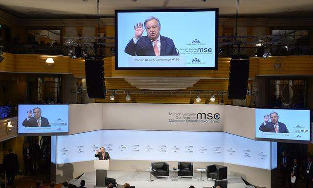 José Antonio Guterres spricht zu den Gästen der Münchener Sicherheitskonferenz.