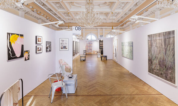 Zeitgenössische Kunst im Ballsaal des Kursalons im Wiener Stadtpark:  Bis Sonntagabend stellen hier 62 Galerien Künstler aus 17 Ländern aus. 