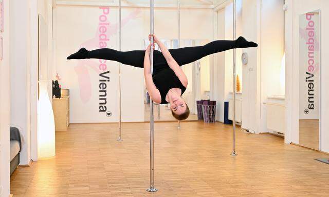 Ines Beranek gründete Ines im Februar 2010 das erste Poledance-Studio Wiens.