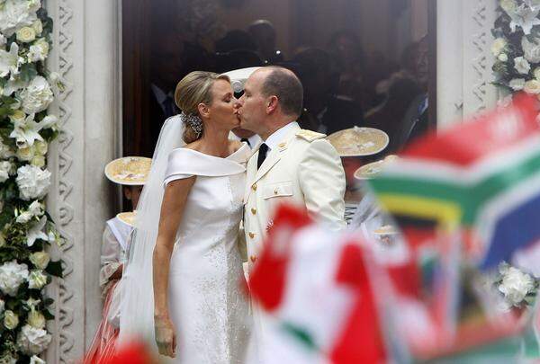Als Schwimmerin machte die Südafrikanerin Charlene Wittstock vor ihrer Ehe mit Fürst Albert II von Monaco Karriere. Am 2. Juli 2011 läuteten die Hochzeitsglocken. Ihr Vater hat ein eigenes Unternehmen, ihre Mutter arbeitete als Schwimmlehrerin.