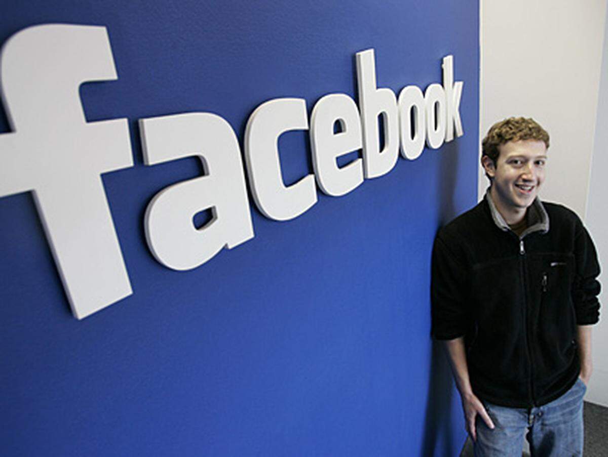 Das Sozialnetzerk Facebook kommt bei Datenschützern immer wieder ins Gerede. Die Veranstalter des "Big Brother Awards" bezeichnen Mark Zuckerberg, den CEO von Facebook, gar als "Dreist wie kriminelle Phisher".