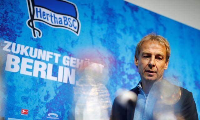 FILE PHOTO: Bundesliga - Hertha Berlin Press Conference
