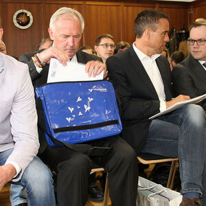 Stefan Petzner, Gerhard Dörfler, Uwe Scheuch und Harald Dobernig (von links) auf der Anklagebank.  