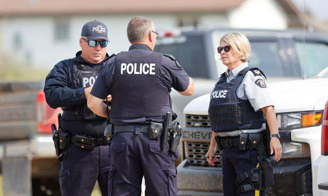 Ermittlungsarbeiten nach der Messerattacke mit zehn Todesopfern in Kanada.