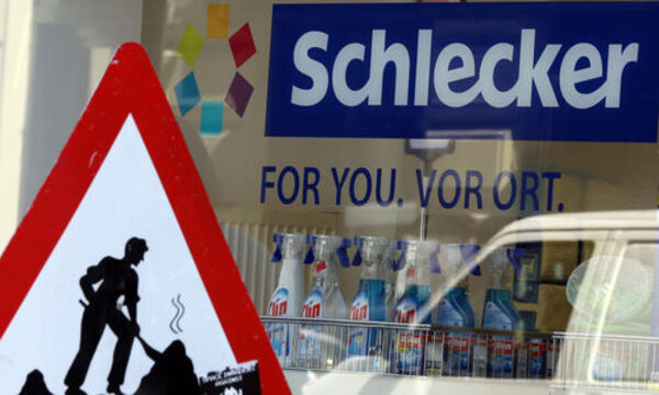 THEMENBILD: DROGERIEMARKT  'SCHLECKER'