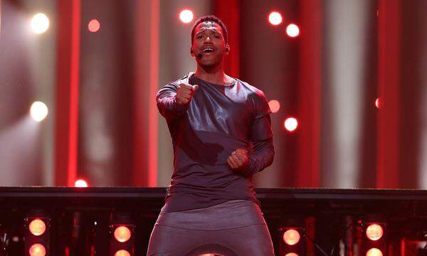 Überraschend gut schnitt Cesár Sampson in Lissabon ab: Er sang "Nobody But You" und seine konzentrierte, sichere und trotzdem entspannte Performance kam bei Jury und Publikum gut an. Sensationeller dritter Platz für den gebürtigen Linzer.