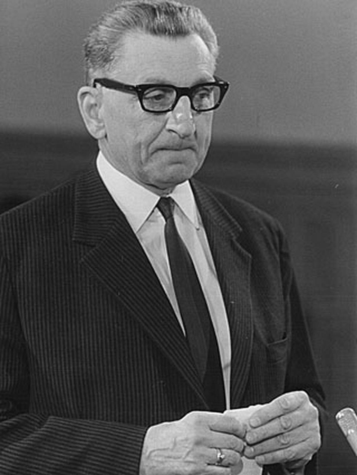 1968 wurde der frühere niederösterreichische Landeshauptmannstellvertreter Viktor Müllner (ÖVP) wegen Amtsmissbrauchs und Untreue zu vier Jahren Haft verurteilt. Er hatte in den 50er und 60er Jahren Zinsen aus angelegten Geldern des Landes, der ÖVP und des ÖAAB "gespendet".
