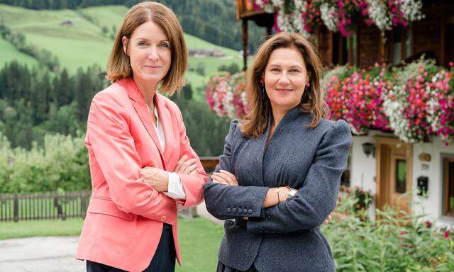 Henrietta Egerth und Karin Tausz (v. l.) am Rande des Forums Alpbach Ende August.