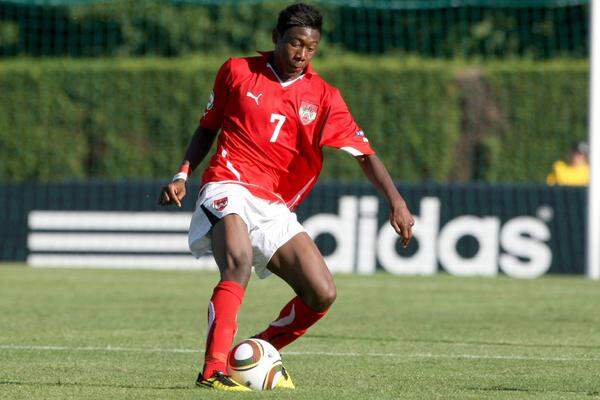 Zuvor hatte Alaba bei der U-19-Nationalmannschaft ausgeholfen und das Team beim EM-Qualifikationsturnier gegen die Schweiz, Serbien und Dänemark zur erfolgreichen Qualifikation geführt. Die EM-Endrunde verlief jedoch enttäuschend, Österreich schied in der Vorrunde aus.