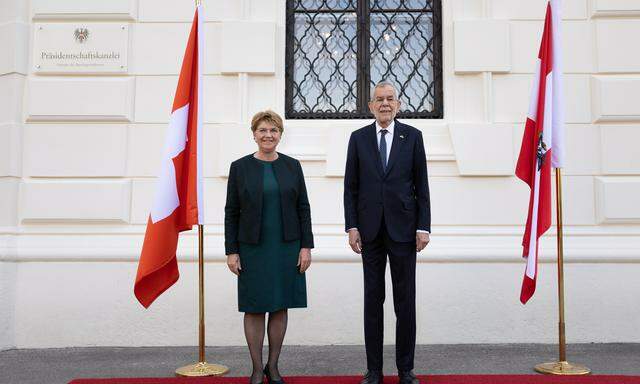Antrittsbesuch in Wien: Die Schweizer Bundespräsidentin, Viola Amherd, mit Alexander Van der Bellen. 