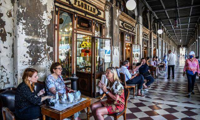 Auch in Venedig wünscht man sich eine Rückkehr zur Normalität – wie etwa im Café Florian