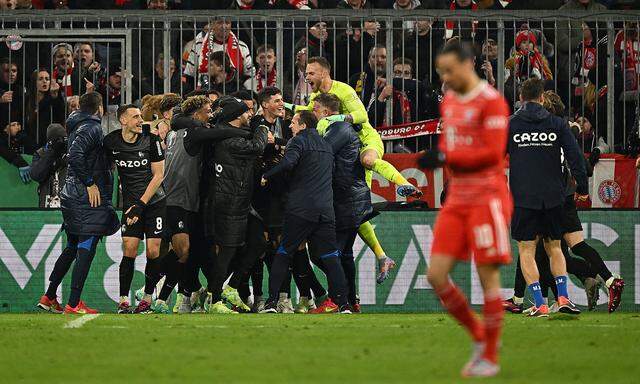 Freiburg jubelt, Bayern muss den Cup-Sieg heuer abschreiben.