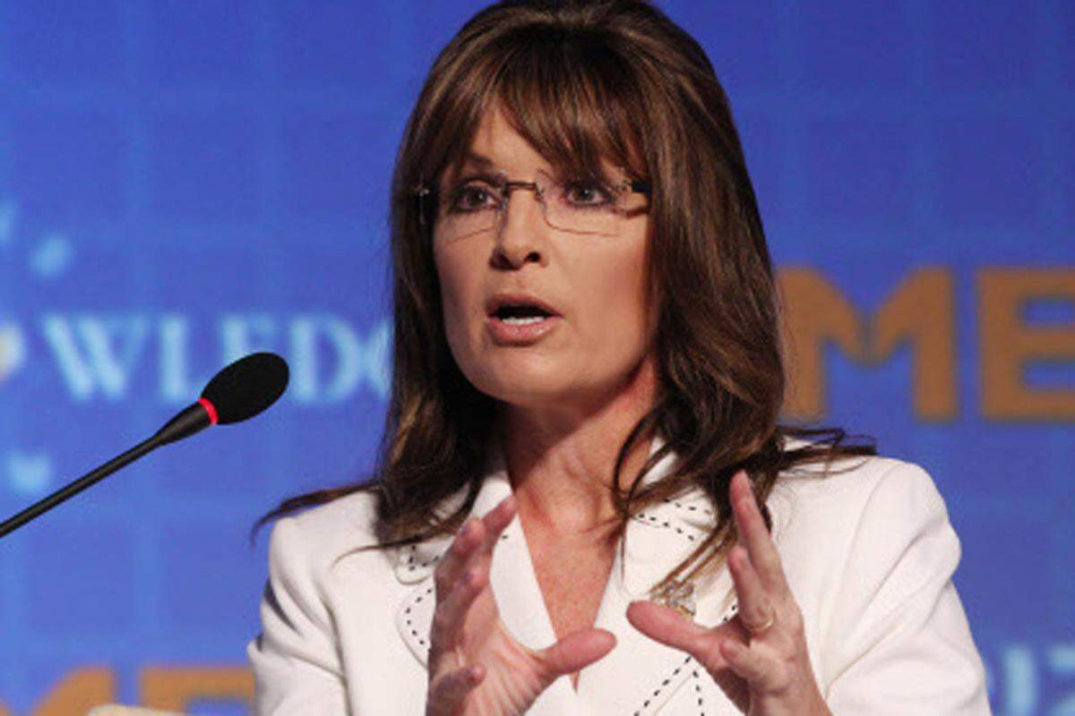 Die Republikanerin Sarah Palin markierte den Wahlkreis der Abgeordneten Gabrielle Giffords online mit einem Fadenkreuz. SDann wurde Giffords angeschossen. Palin geriet massiv in die Kritik, die Fadenkreuz-Seite verschwand.