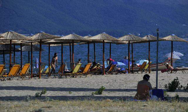 Tourist Industry Remains Main Source Of Earnings For Greece