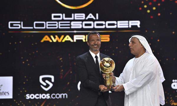Gute Geschäfte wollen auch gefeiert werden: Jorge Mendes wurde 2022 zum „Besten Berater“ im Fußball gewählt. 