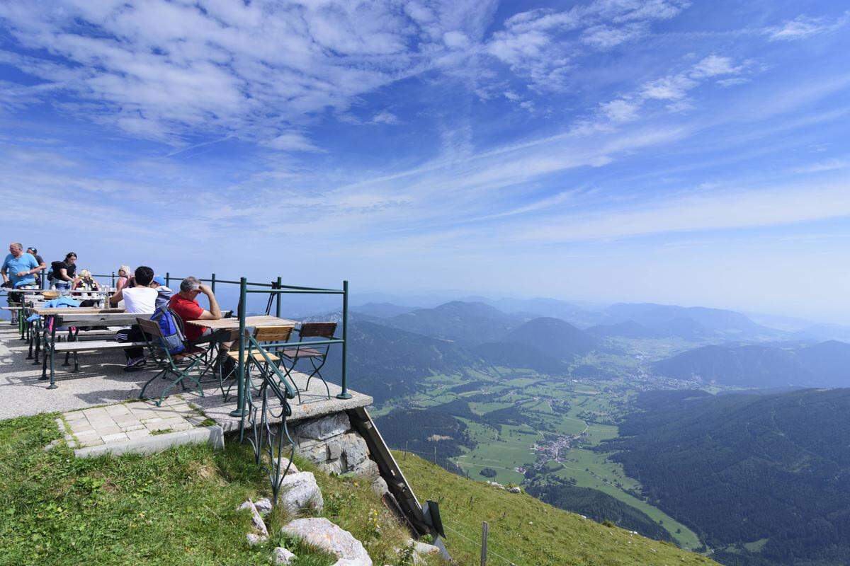 Der höchste Berg Niederösterreichs verzeichnet 35.645 Instagram-Beiträge. Auf das Hochplateau kommt man bereits seit 1897 mit einer Zahnradbahn.