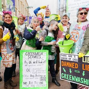 Wer „grün“ nur verspricht, aber nicht liefert, droht öffentlich dem Vorwurf des Greenwashings ausgesetzt zu werden. 