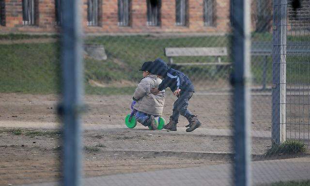 Hilfsorganisationen kritisieren die Situation in tschechischen Aufnahmelagern.