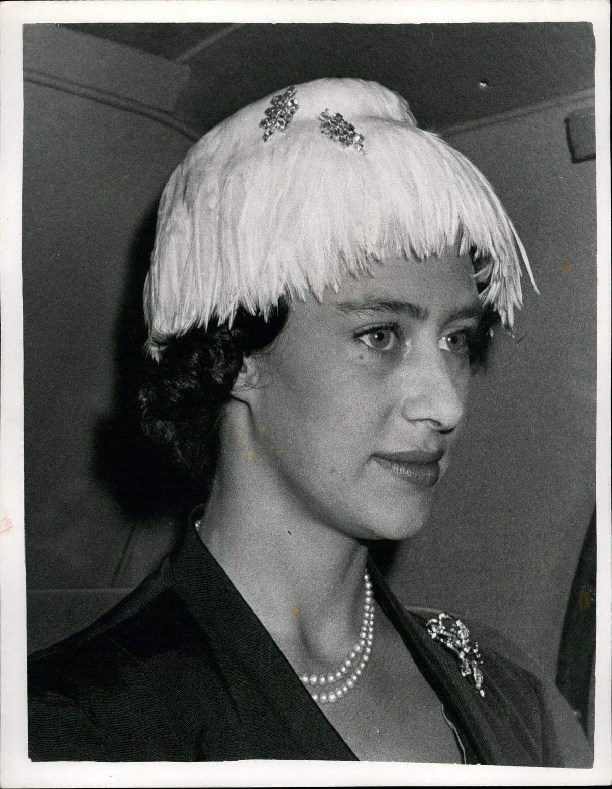 Bei einer Tour durch Ostafrika 1966 setzte die Prinzessin auf Federn.