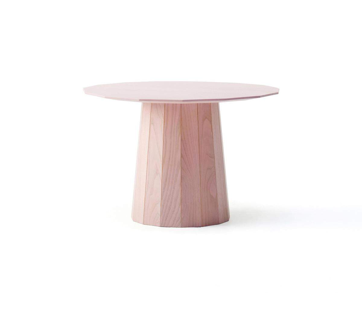 Tischserie „Colour Wood Pink“ von Karimoku New Standard.