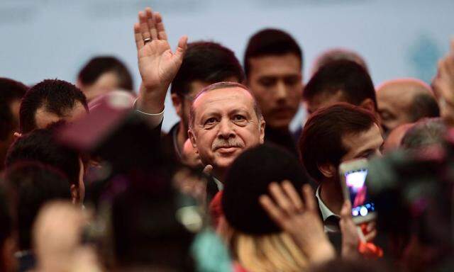 Der türkische Präsident Erdo˘gan steht, wieder einmal, unter Korruptionsverdacht.