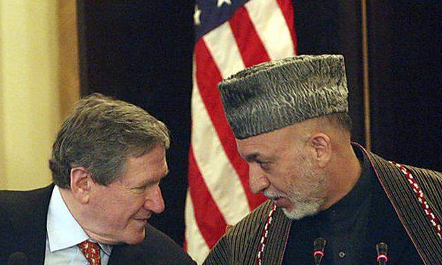 Richard Holbrooke, Hamid Karzai  