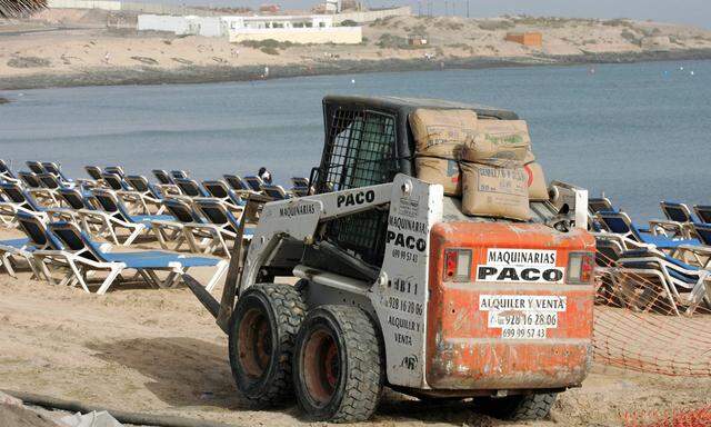 16 02 2006 Pajara Fuerteventura ESP SPANIEN Bauarbeiten am Badestrand Pajara Fuerteventura