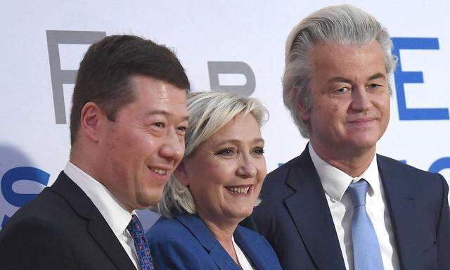 Gastgeber Tomio Okamura von der tschechischen Partei Freiheit und direkte Demokratie (SPD), Marine Le Pen und Geert Wilders.