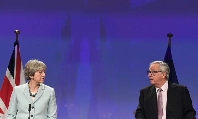 Der inhaltliche Abstand zwischen Premierministerin Theresa May und EU-Kommissionschef Jean-Claude Juncker ist nach wie vor groß. Die Gespräche in Brüssel scheiterten beinahe an der Causa Nordirland.