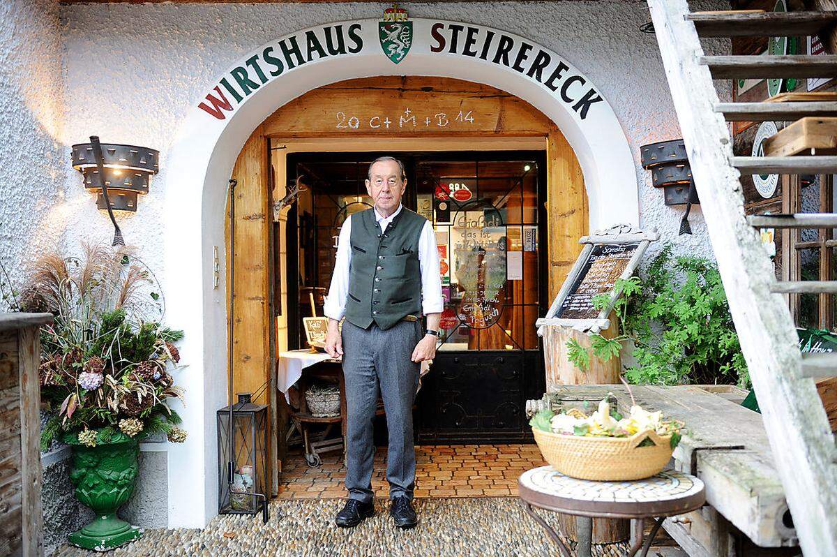 Heinz Reitbauer Senior betreibt mit seiner Frau Margarete das Wirtshaus Steirereck am Pogusch, inklusive Viehhaltung. Das Restaurant Steirereck in Wien führt seit 2005 sein Sohn Heinz Reitbauer Junior und dessen Frau Birgit.