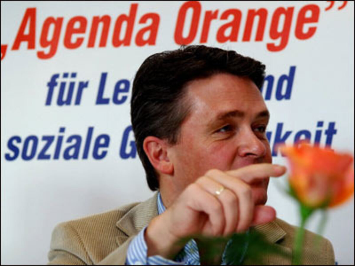 "Die FPÖ liegt derzeit in der Notaufnahme und wird von der Vergangenheit eingeholt."BZÖ-Chef Peter Westenthaler