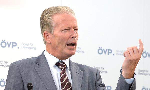 "Natürlich gab es zu Beginn Rache- und Revanchegefühle." Ex-ÖVP-Chef Reinhold Mitterlehner schloss Monate nach dem Coup seinen Frieden mit dem neuen Parteiobmann Sebastian Kurz.