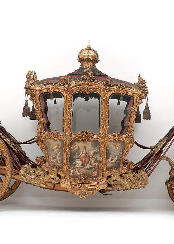 Der vornehmste Wagen des Wiener Hofs war der Reiche Krönungswagen („Imperialwagen“) aus dem 18. Jahrhundert.