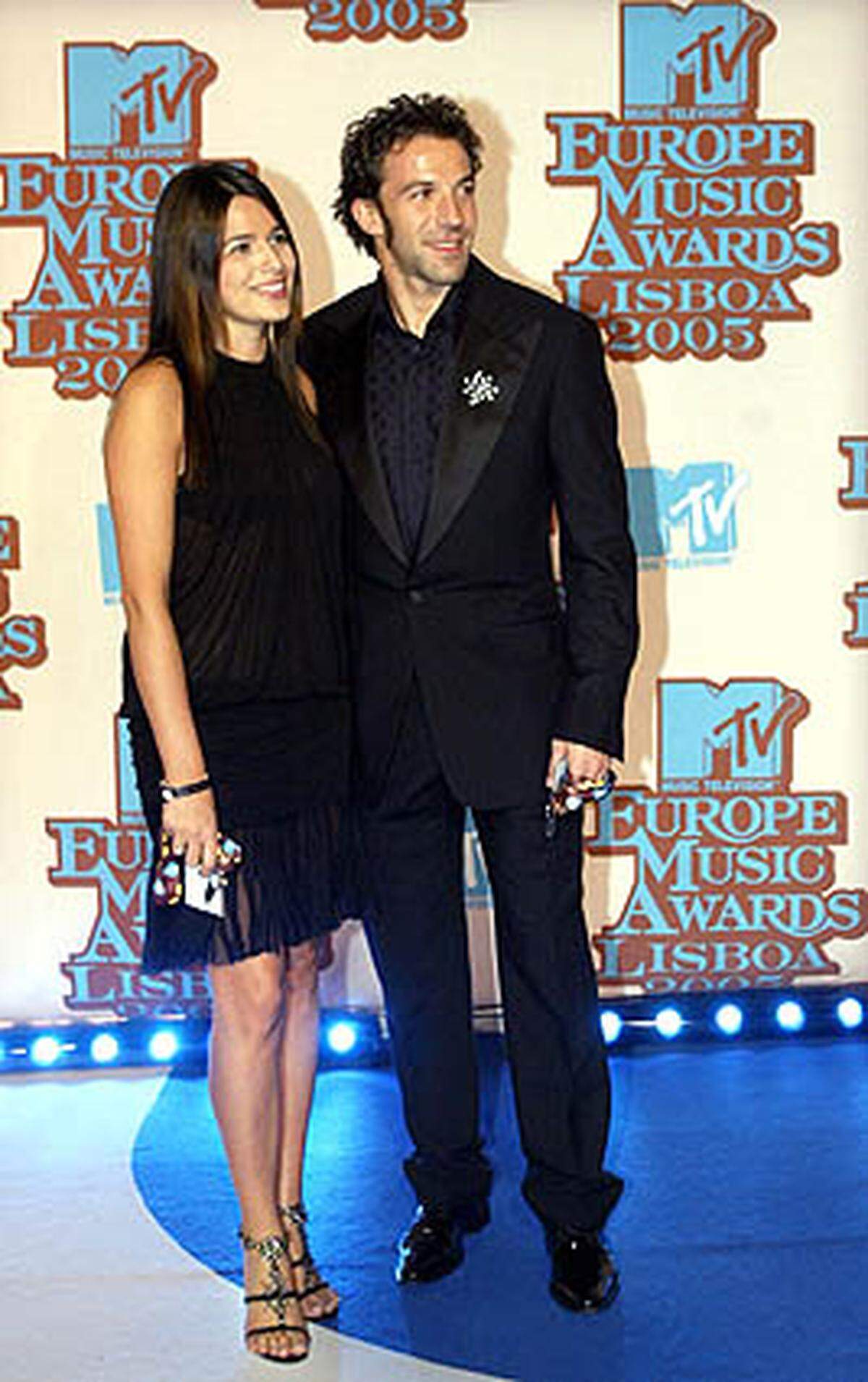 Del Piero ist mittlerweile aber ohnehin mit Sonia Amoruso verheiratet, seit 2007 hat das Paar auch einen Sohn. 2028 findet ja auch wieder eine EM statt.